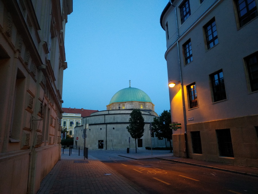 Közös esti városnézés